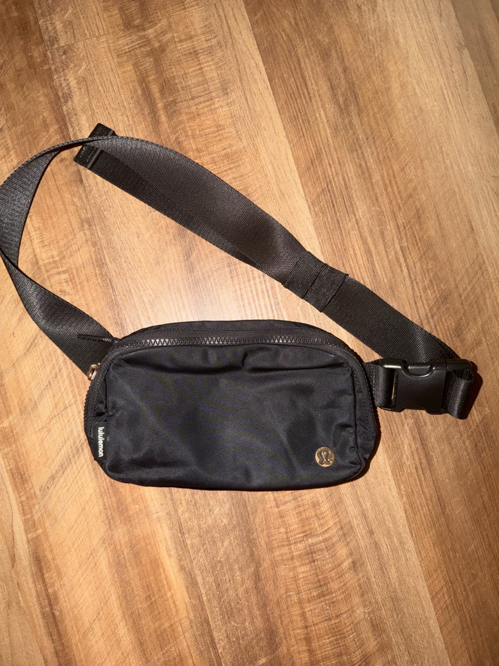 Lululemon Everywhere Belt Bag – Black with Gold Hardware 🖤✨